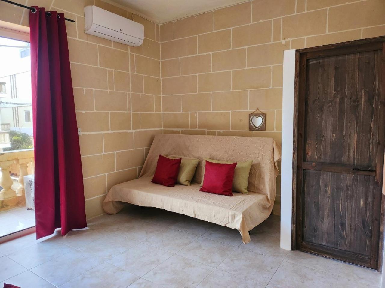 Palm Court Xlendi